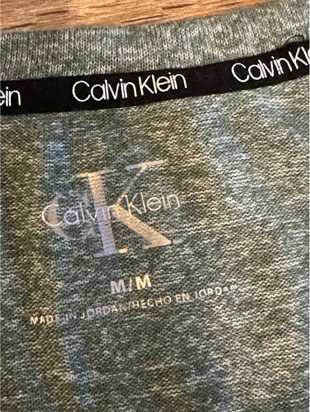 Calvin Klein Women's Green Heathered V-Neck Twist Front Stretch Tee M - Picture 3 of 4